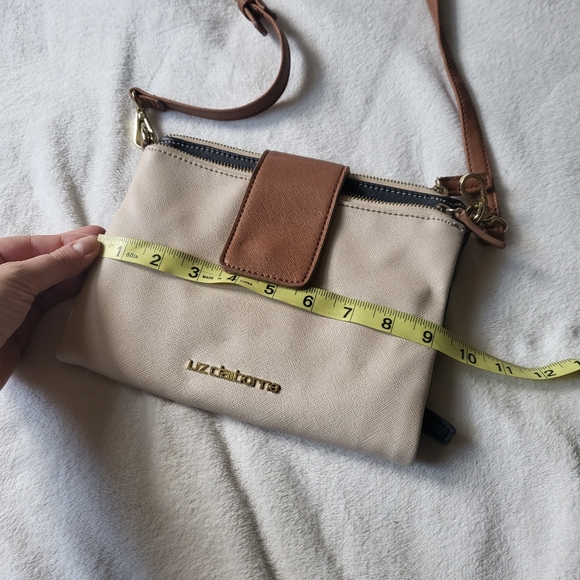 Liz Claiborne crossbody Bag - Picture 7 of 8